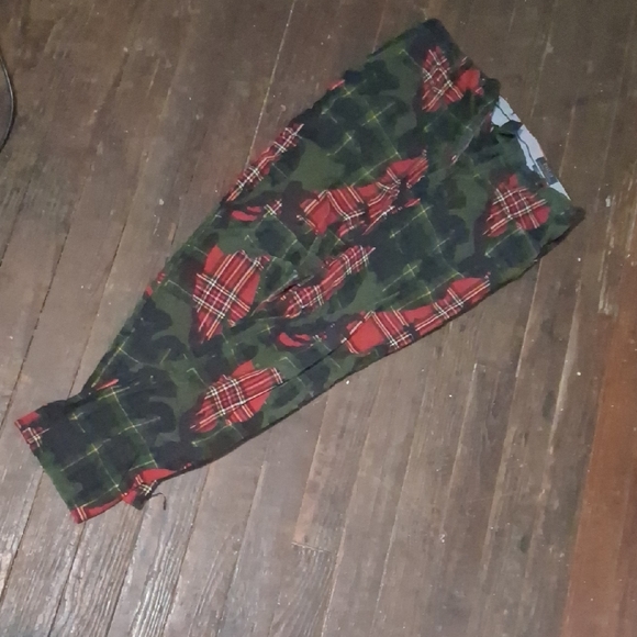 Polo by Ralph Lauren Men Plaid Green and Red Corduroy